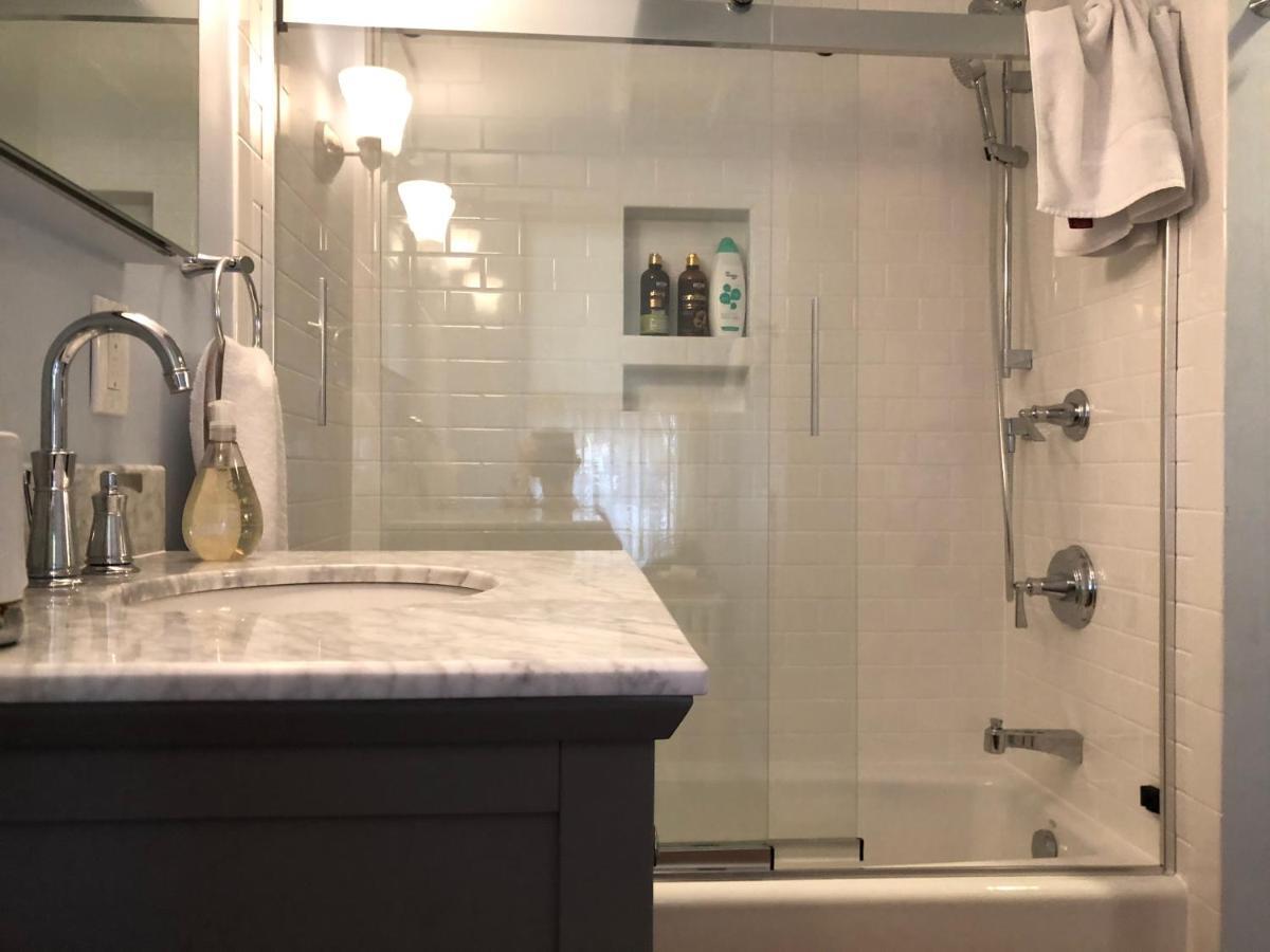 Alice Bellis's Capitol Hill One Bedroom Apartment