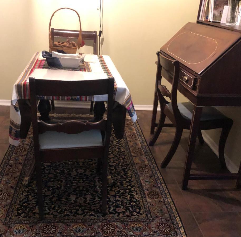 Alice Bellis's Capitol Hill One Bedroom Apartment
